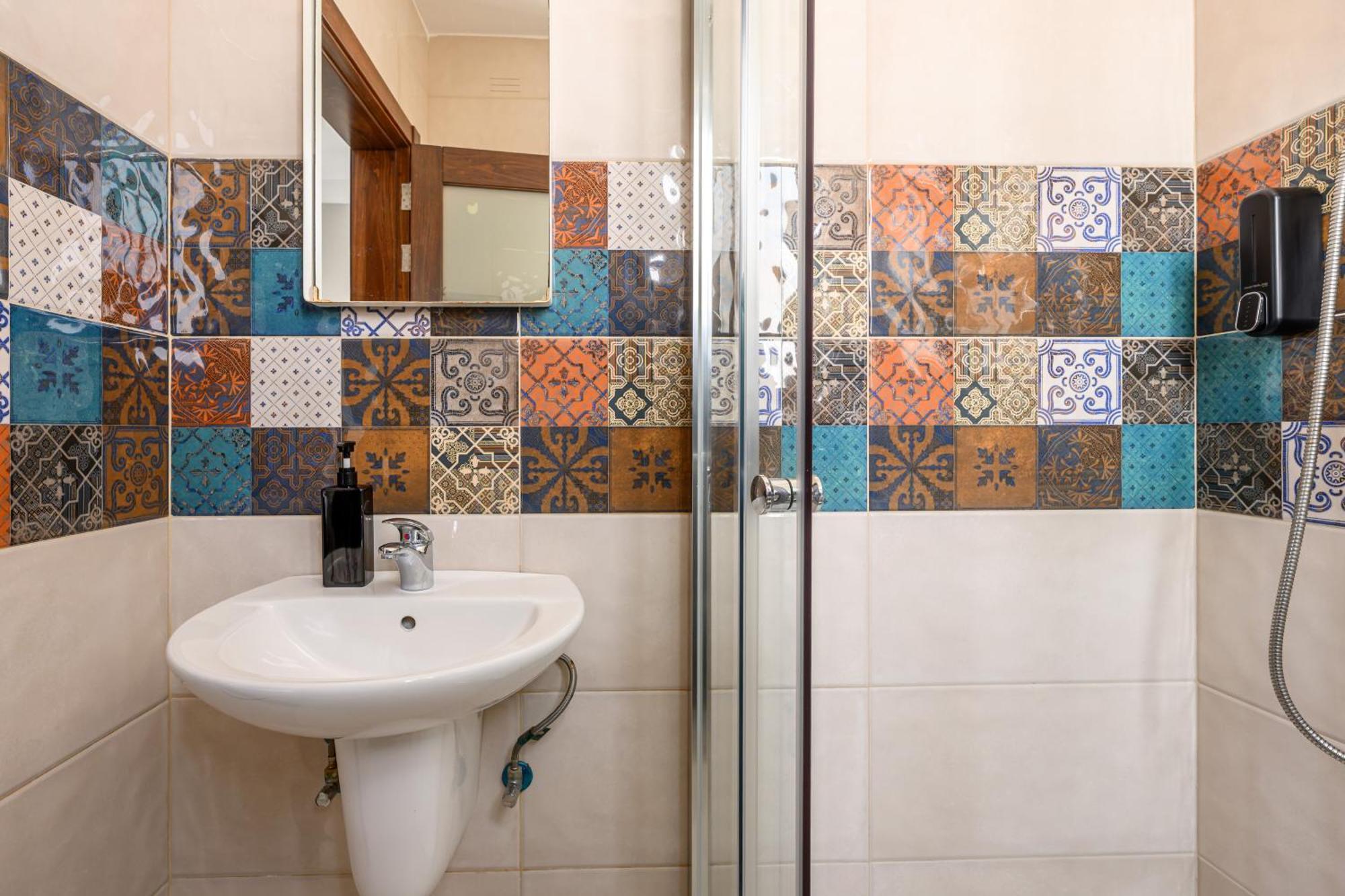 Homestay F11 1, Private Double With Private Bathroom In Shared Flat Msida