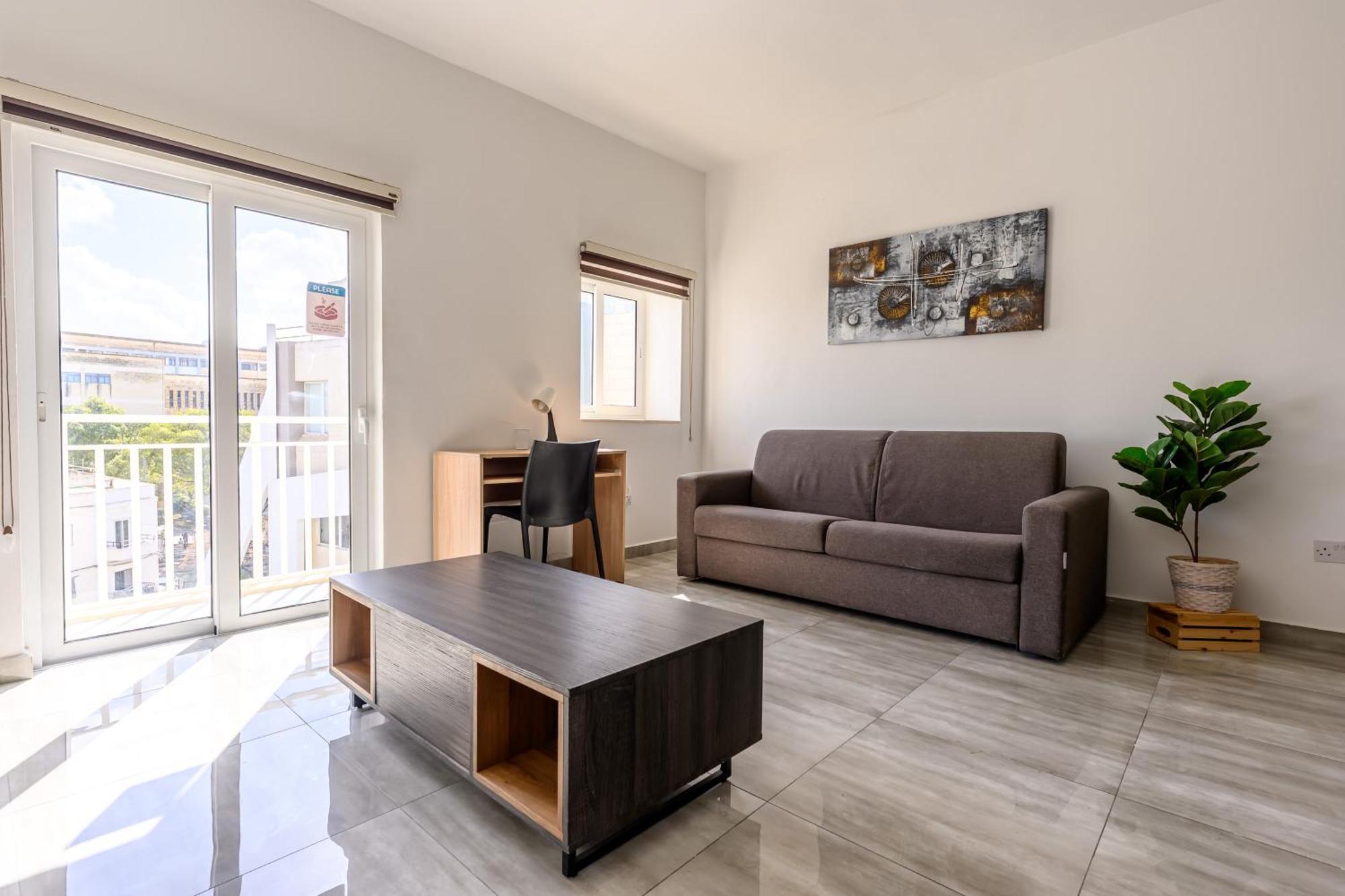 F11 1, Private Double With Private Bathroom In Shared Flat *
