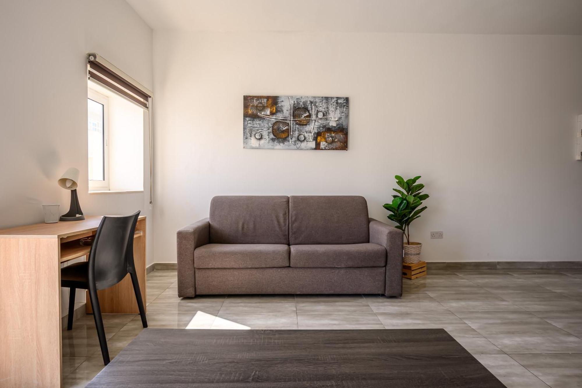 F11 1, Private Double With Private Bathroom In Shared Flat
